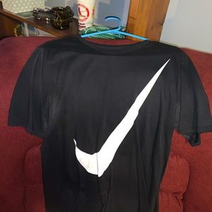 Men’s Nike swoosh shirt